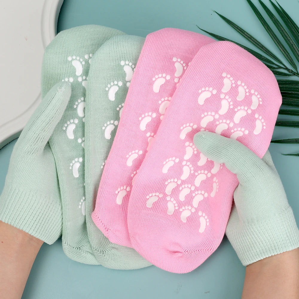 HydraGlow™ Spa Socks & Gloves